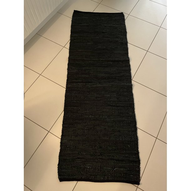 Gulvtppe i skind fra Dacore 70X200 cm. CHARMERENDE GULVTPPE/KLUDETPPE!! -  MANGE FARVER!! Sort