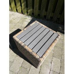 Vedligeholdelsesfrit kvadratisk sidebord - vlg farve