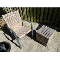 Vedligeholdelsesfrit kvadratisk sidebord - vlg farve