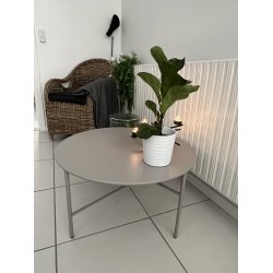 Pesetos bord med skve linjer fra schou - 70 x H35 cm. CHARMERENDE BORD PERFEKT TIL TERASSEN!!