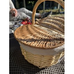 Oval picnickurv i narturligt pileflet - Perfekt til skovturen, stranden eller haven!