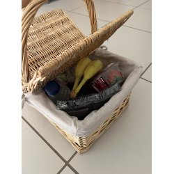 Charmerende picnickurv i narturligt pileflet - Rummelig og perfekt til skovturen!