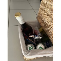 Charmerende picnickurv i narturligt pileflet - Rummelig og perfekt til skovturen!