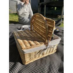Charmerende picnickurv i narturligt pileflet - Rummelig og perfekt til skovturen!