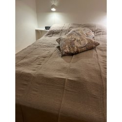 BLDT OG LKKERT sengetppe i bomuld fra Dacore. 240X260 cm. FLERE FARVER!!