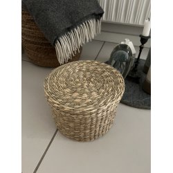 Kurv med lg st af 2 i forskellige strrelse. IDEELT KURVEST TIL OPBEVARING!!