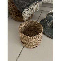 Kurv med lg st af 2 i forskellige strrelse. IDEELT KURVEST TIL OPBEVARING!!
