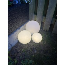 St af 3 Solcelle kuglelys - Elegant Udendrs Belysning med Varmt Hvidt Lys