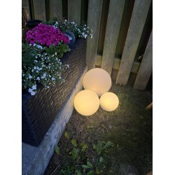 St af 3 Solcelle kuglelys - Elegant Udendrs Belysning med Varmt Hvidt Lys
