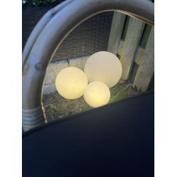 St af 3 Solcelle kuglelys - Elegant Udendrs Belysning med Varmt Hvidt Lys