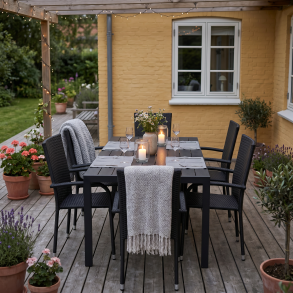 Svart tr�dg�rdsm�belset med utdragbart bord f�r 6 personer