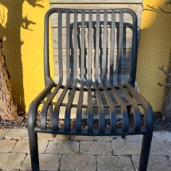 Stabelstol uden armln i vedligeholdelsesfri i UV-beskyttet stbt plast. Model: Lillian - Vlg farve