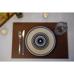 Dkkeserviet i firkantet design - Fremstillet i PU Lder - ikke foldbar - 30x45 cm - vlg farve