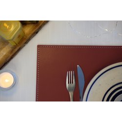 Dkkeserviet i firkantet design - Fremstillet i PU Lder - ikke foldbar - 30x45 cm - vlg farve