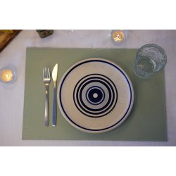 Dkkeserviet i firkantet design - Fremstillet i PU Lder - ikke foldbar - 30x45 cm - vlg farve