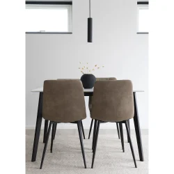 Stilren och bekv�m matstol med svarta metallben � Modell: Middelfart matstol � V�lj f�rg och material p� sitsen