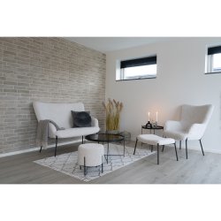 Mysig vit soffa i konstgjort lammskinn med svarta ben - Modell: Glasgow - 2 personer