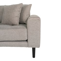 Komfortabel stenfarvet sofa m/ 4 hynder og sorte ben