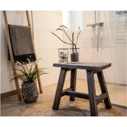 Naturfarvet bnk i teaktr til indendrs og udendrs brug,ml 50x25x45 cm - Model: Lollo
