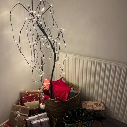 Hngepil p Spyd - Smuk og Magisk Belysning til Din Have