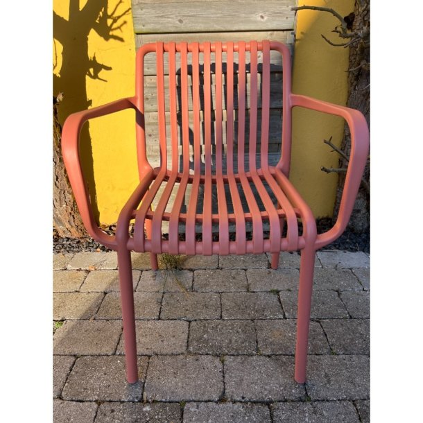 Stabelbar vedligeholdelsefri havestol i UV-beskyttet stbt plast - Model: Lily - Vlg farve  Terracotta