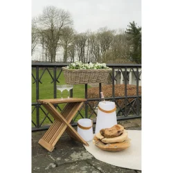 Ribbeskammel/sidebord i naturligt farvet teaktr til udendrsbrug - Model: Tea