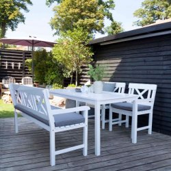 Hjglans hvidmalet mahogni st (bord, bnk, 2 stole). Garanti imod krakelering. Model: Sofiero 