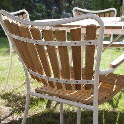 Ella havembelst. aluminium og teak. Bord  130 cm + 5 stole. vlg mellem antracit el. hvid