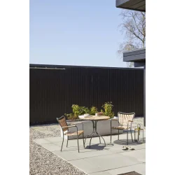 Hyggeliget Ella caf�s�t - �80 cm Goldteak bord med 2 antracit stabelstole