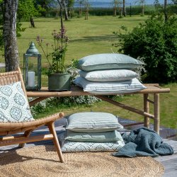 Behagelig andefjers pude i Flora design - vlg farve og strrelse