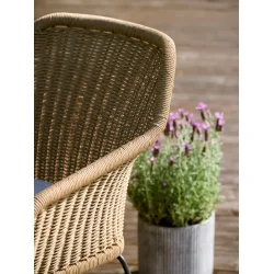 Sif vedligeholdelsesfri havestol med slidst�rk polyrattan, robust st�lstel og komfortabel hynde - F�s i flere farver