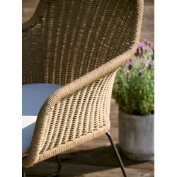 Sif vedligeholdelsesfri havestol med slidst�rk polyrattan, robust st�lstel og komfortabel hynde - F�s i flere farver