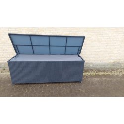 100% vandtt Louise hyndeboks til solvognshynder i UV-beskyttet polyrattan med hjul. Vlg farve!