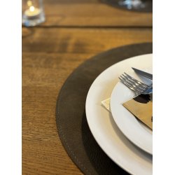 Rund dkkeserviet i PU Lder. D38 cm. Med farve p begge sidder. Vlg farve.