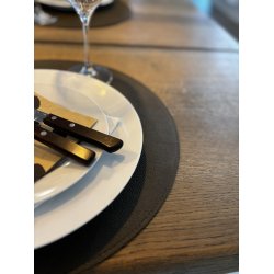 Rund dkkeserviet i PU Lder. D38 cm. Med farve p begge sidder. Vlg farve.