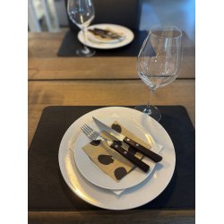 Sort/oliven dkkeserviet. 30x45 cm. Som kan vendes og bruges p begge sider med forskellige farver.