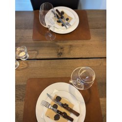 Sort/oliven dkkeserviet. 30x45 cm. Som kan vendes og bruges p begge sider med forskellige farver.