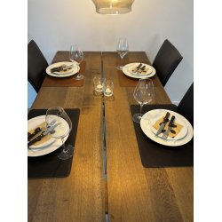 Sort/oliven dkkeserviet. 30x45 cm. Som kan vendes og bruges p begge sider med forskellige farver.