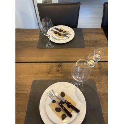 Sort/oliven dkkeserviet. 30x45 cm. Som kan vendes og bruges p begge sider med forskellige farver.