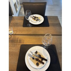 Sort/oliven dkkeserviet. 30x45 cm. Som kan vendes og bruges p begge sider med forskellige farver.