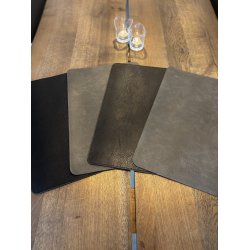 Sort/oliven dkkeserviet. 30x45 cm. Som kan vendes og bruges p begge sider med forskellige farver.