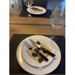 Sort/oliven dkkeserviet. 30x45 cm. Som kan vendes og bruges p begge sider med forskellige farver.