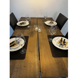 Sort/oliven dkkeserviet. 30x45 cm. Som kan vendes og bruges p begge sider med forskellige farver.