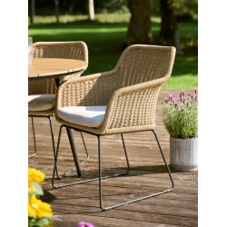 Sif vedligeholdelsesfri havestol med slidst�rk polyrattan, robust st�lstel og komfortabel hynde - F�s i flere farver