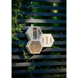 Elegant insekthotel til sommerfugle i robust fyrretr� med - 20x7,5x16 cm