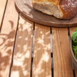 Enkelt bord i gold teaktr. Str. 90x210 cm. Plads til 6-8 stole.  - Model: Oxford