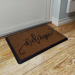 Welcome Drmtte 40x60 cm af kokos med gummi. Drmtten tler sne, regn og sol, og forbliver pn. 