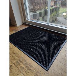 Drmtte af slidstrkt Gummi Grs der kan modst alt vejr uden form ndring - 40x60 cm - Sort