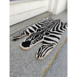Zebra Drmtte 40 x 75 cm. Pynt indgangspartiet med en farverig og eksotisk kokos drmtte. 