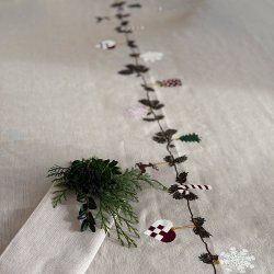 Juledug i Sandfarvet Bomuld med Juleprint � F�s i 7 st�rrelser